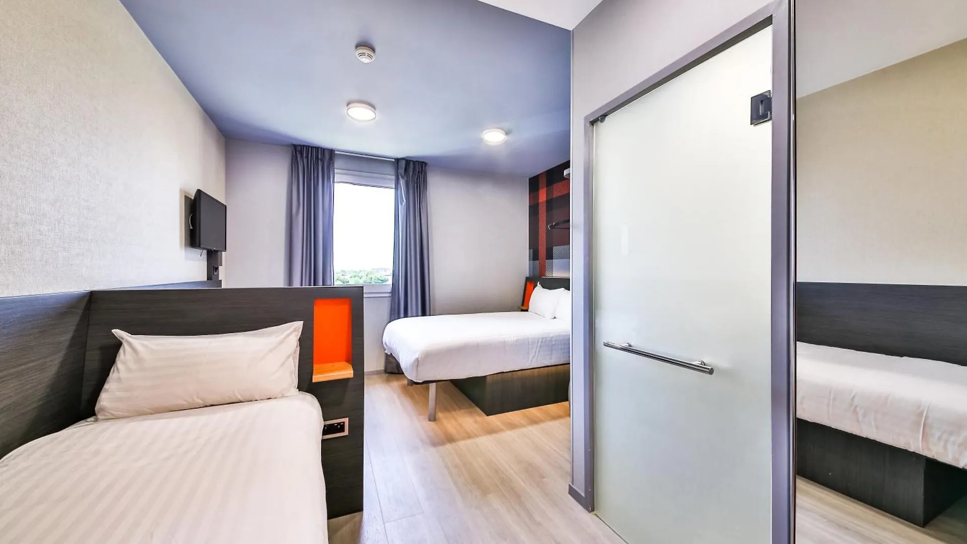 Easyhotel Paris Charles De Gaulle Villepinte Tremblay-en-France Hotel