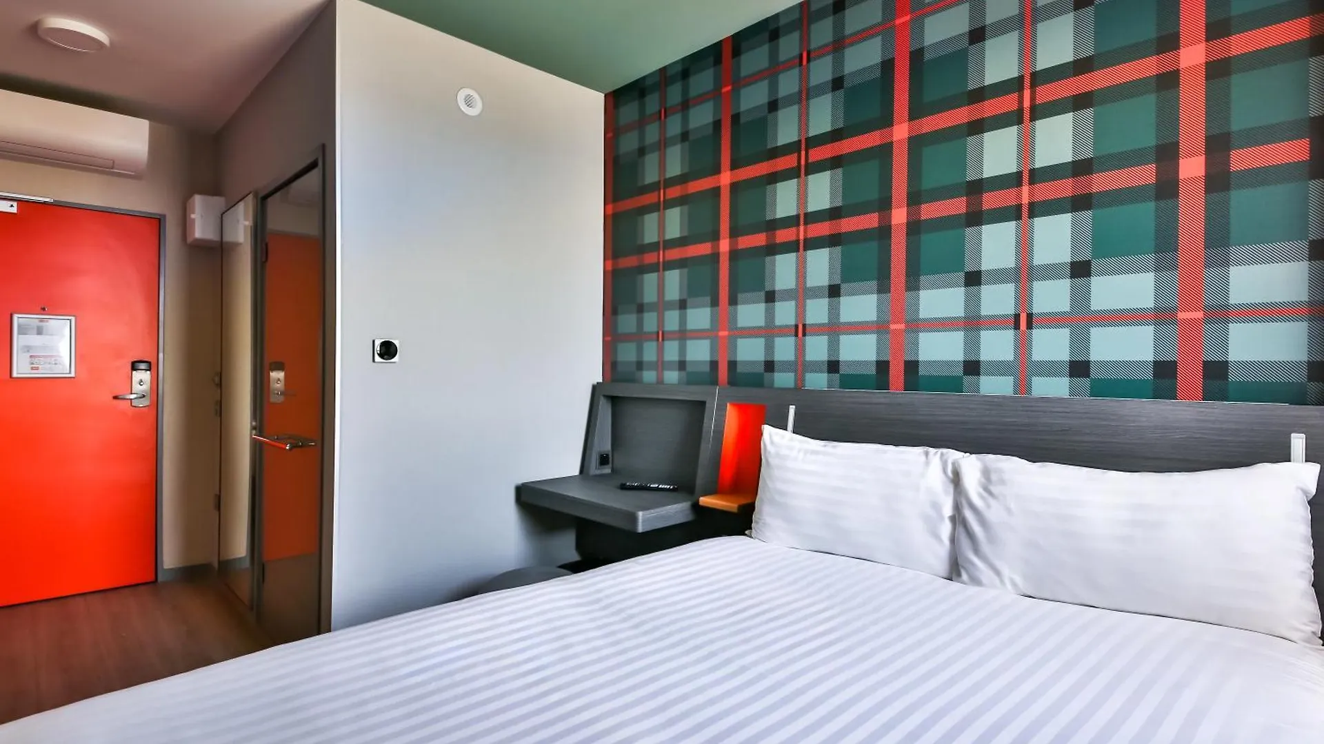 ** Hotel Easyhotel Paris Charles De Gaulle Villepinte Tremblay-en-France France